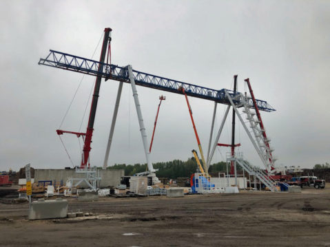 2019-crane-lift-August 12-1